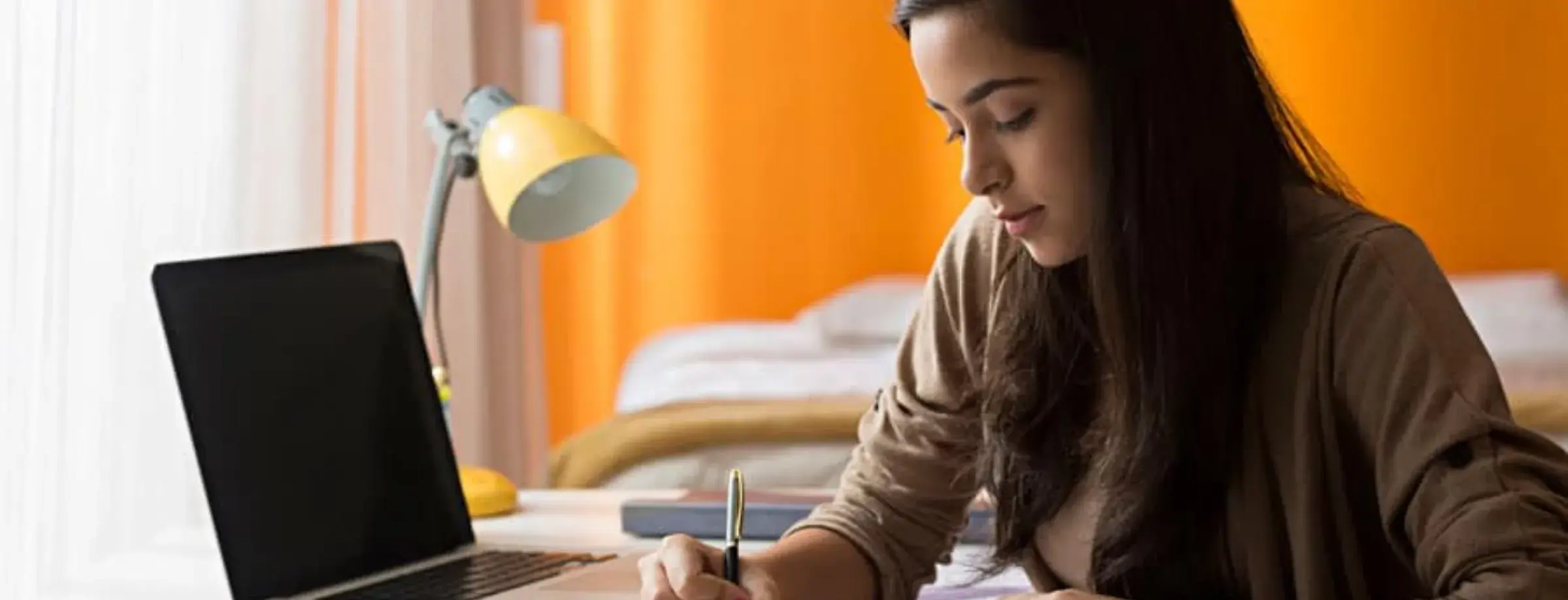 How to Place a Study Table as per Vastu: Direction, Layout & Colours